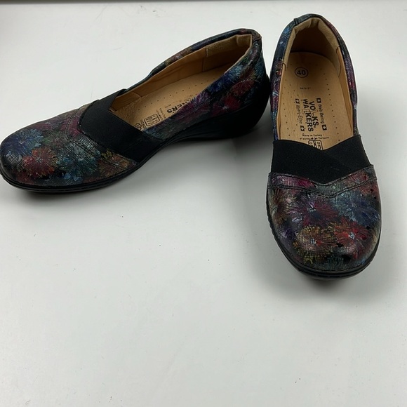 Volks Walkers Women's Slip on Floral Loafers - Picture 5 of 12